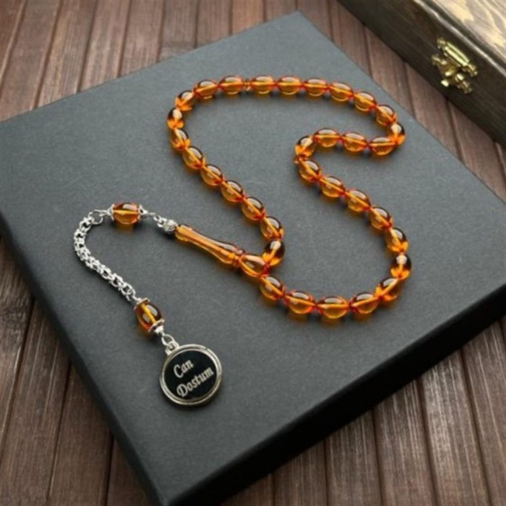 <strong>TESBİHİN EFSANE HALİ: KEHRİBAR TESBİH</strong><strong><br></strong>