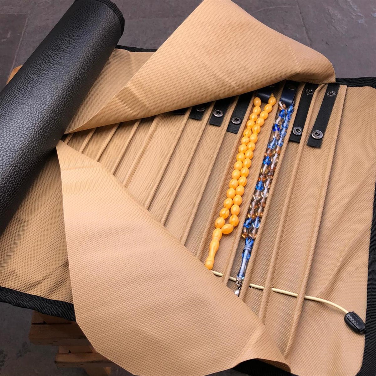 <strong>SU GEÇİRMEZ RULO TESBİH ÇANTASI</strong>