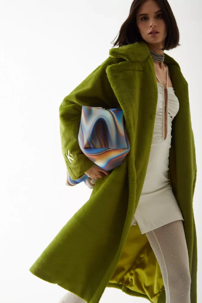 EN TARZ KADIN PELUŞ KABAN MODELLERİ