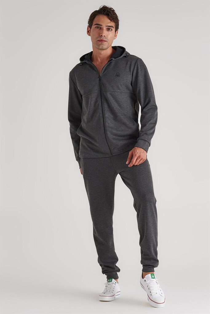 ERKEK EŞOFMAN TAKIMI İLE GİYİLECEK AYAKKABILAR!