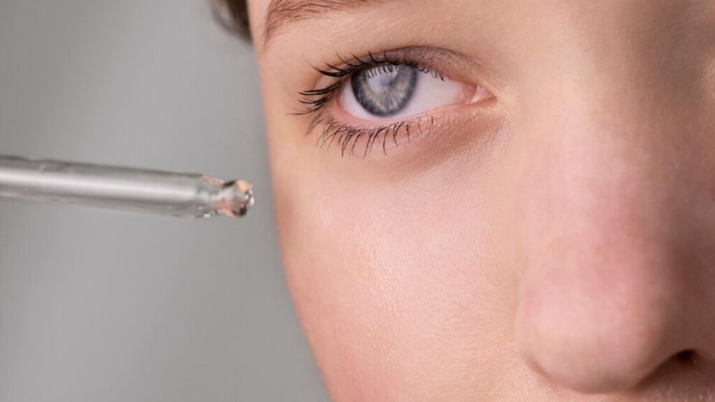 Göz Kapağı Düşüklüğü İçin Ne Yapmalı?