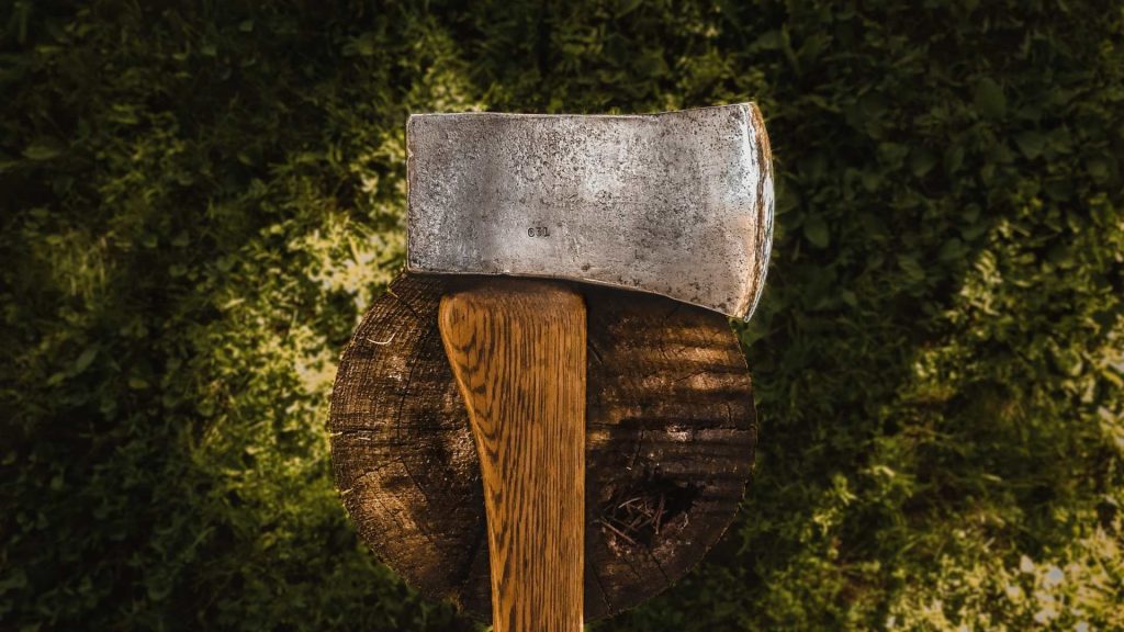 Doğru Balta Kullanma Rehberi ve Kamp Baltası Seçimi