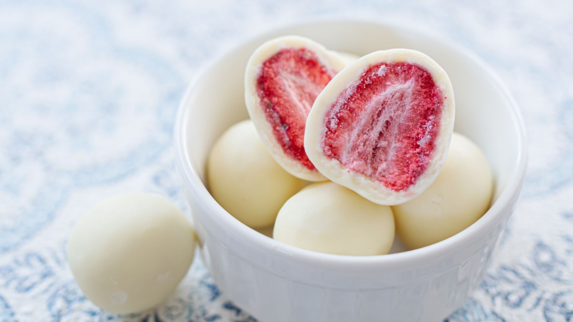 Tatlı Niyetine Tüketebileceğiniz: Çikolata Kaplı Meyve 